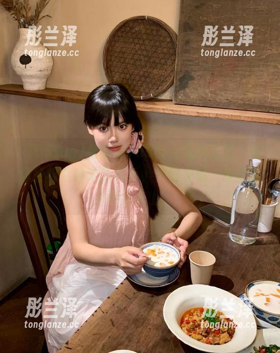 最新的155fun.黑料入口，让你轻松变身吃瓜高手，不怕失误，反正瓜都砸你头上了！
