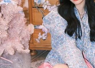 15吃瓜的网页里，为啥总有摸不着头脑的热搜呢？