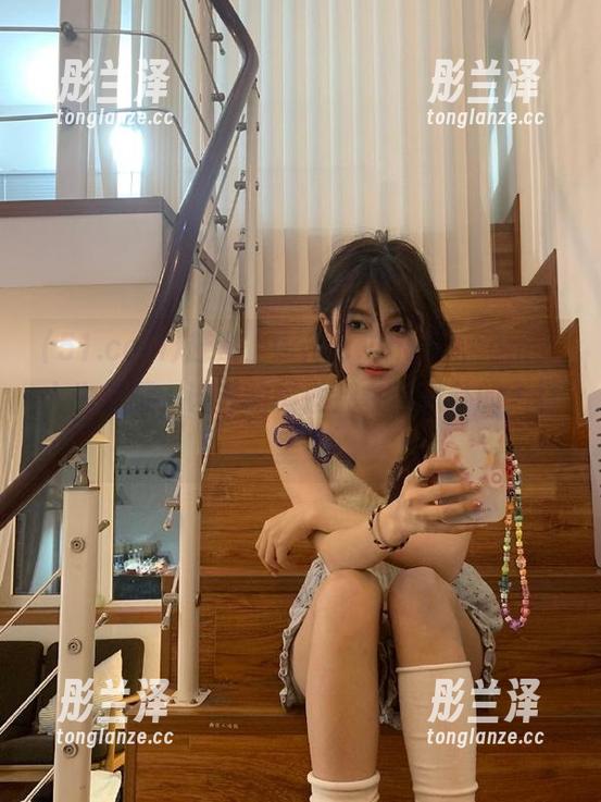 赶紧上www.4hu51.com，人生苦短，该有的狗血都在这八卦的入口里！