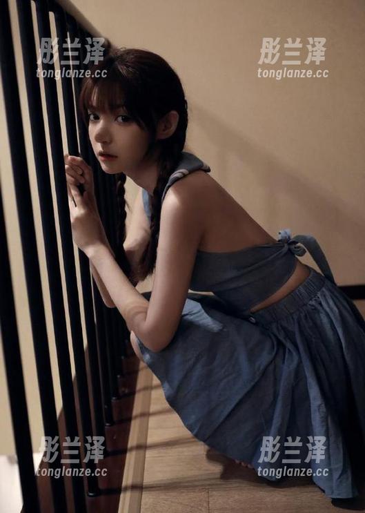 “517吃瓜”app，意外发现同事的私生活比剧本更精彩，是时候放下工作了吧！