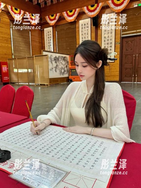 51吃瓜 在51吃瓜官网上,眼睛都不够用了,各种热乎事儿齐上阵!