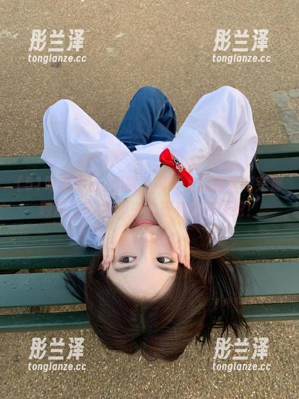 闭嘴，网页上让我先吃完那颗瓜，51吃瓜中心等着我去深挖！