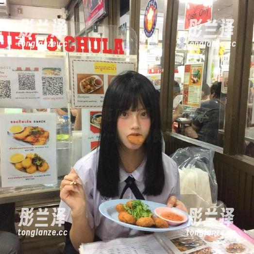 看52吃瓜视频，感受这波操作跟魔术似的……脑子都快跟不上了！