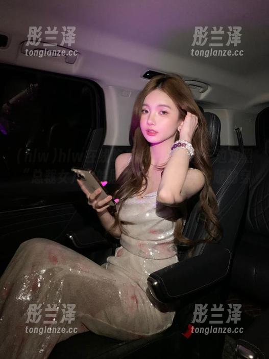 hlw在线吃瓜：一边追剧一边对照“总裁女儿”的剧本，简直是现实版的穿书了！