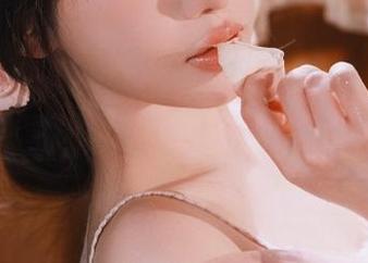 我刚刚从www.tttzzz.com的入口走出，脑子里全是光怪陆离的画面！
