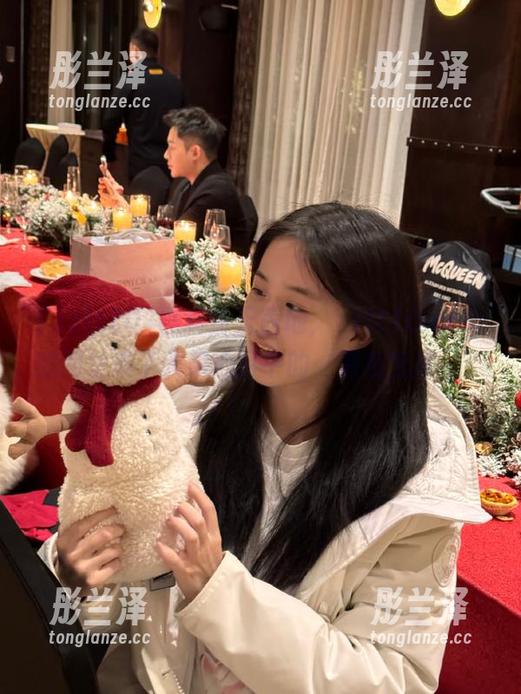 黑料铺天盖地，zztt10.ccm的网址成了大家心目中的‘黑色宝库’！
