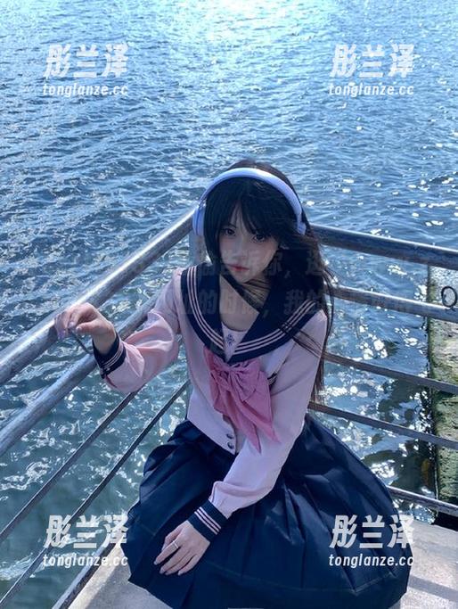 偷偷告诉你，逛“www.zzzttt333”网址的时候，我的心情好得飞起！
