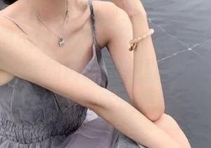 每次点开www.zzzttt333的视频，我的内心都在默默问：这是哪个鬼畜风？