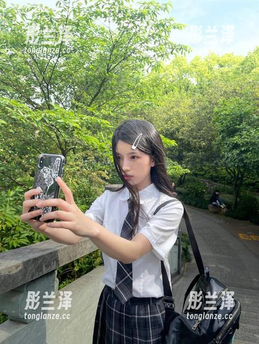 冲哥黑料直达，你的回家之路是否也是八卦的常态？