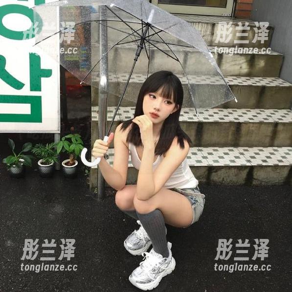 吃瓜头条 地址就在吃瓜头条的角落里,不小心会被瓜香引过去哦