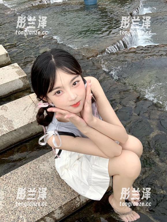 吃瓜爆料发布：轻松追踪热点八卦，打卡一下惊现的新姿势！