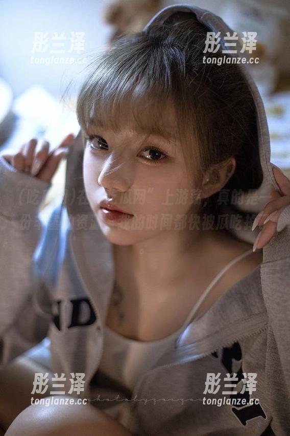 吃瓜网 在“吃瓜网”上游荡,真的是一份丰富的资源,我的时间都快被瓜吃掉了。
