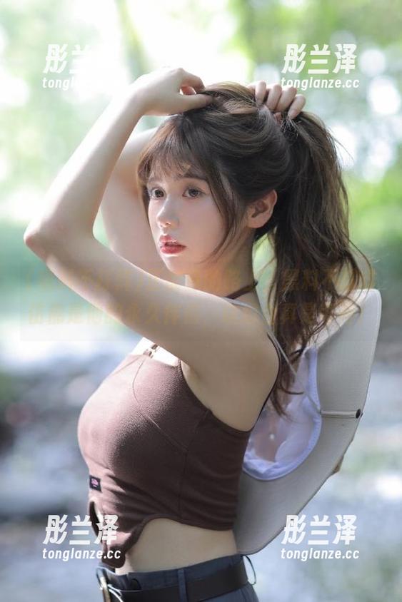 正能量的路上，黑料不打烊仿佛是他的永久伴侣，这组合真是奇特！
