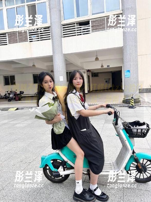 写着黑料不打烊tttzzz的门，下载后真是进门就被“瓜”拼得满头是包！