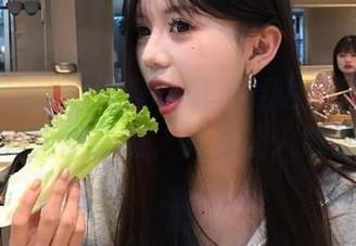 黑料吃瓜网直达：又一个网红的甜蜜背叛，真是让人意外！