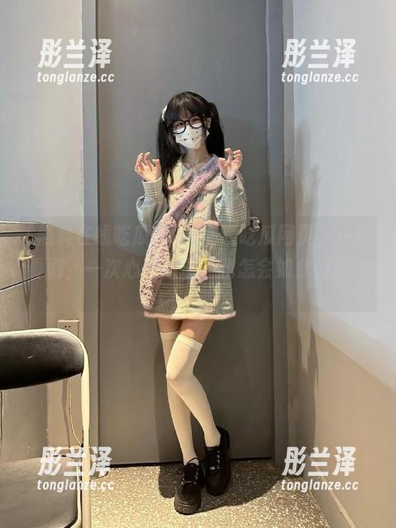 黑料在线吃瓜 黑料在线吃瓜网页,一次看剧,一次心里默念“我怎会如此好奇”。