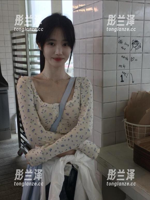 黑料正能量，登录后想说点什么？“index.php”带你进入另一个世界，果然很刺激！
