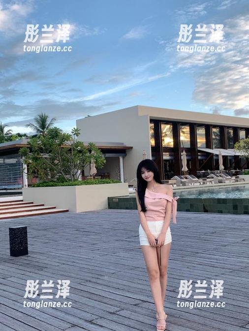 首页在线！黑料社区带我走进一场信息轰炸，眼花缭乱！