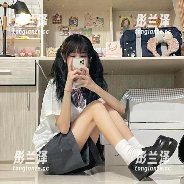 黑料社区在线，直达八卦云集地，随时随地吃个痛快！