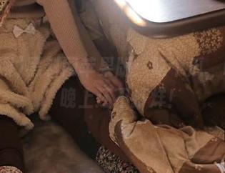 黑料网苹果版：吃个瓜，吃到底，晚上还不打烊！